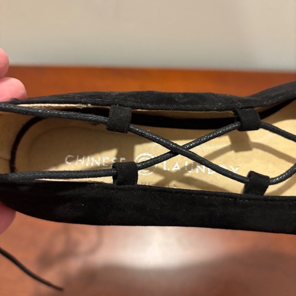 Chinese Laundry Women's Lace Up Flats in Black Size 5 - Picture 6 of 9